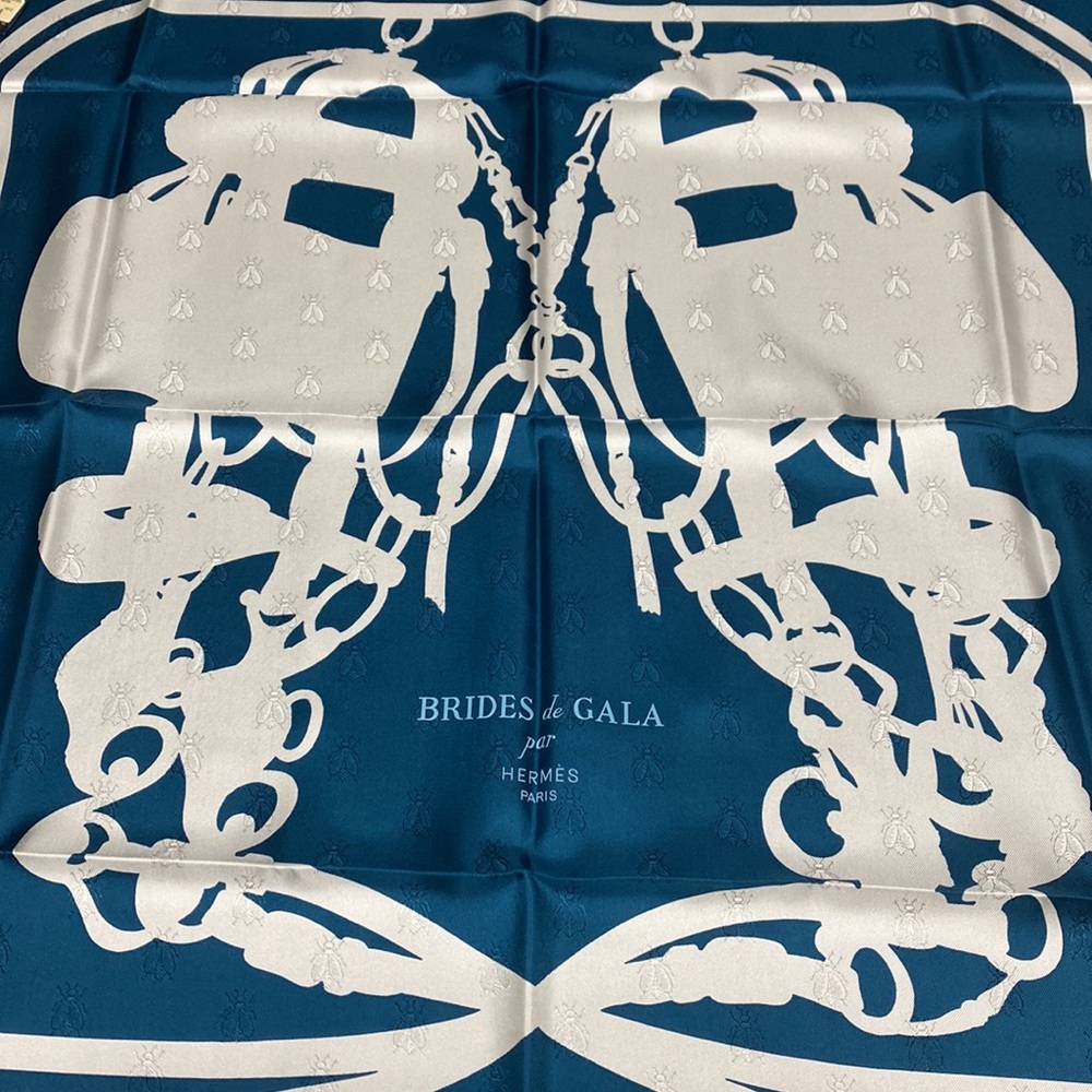 BNWT Authentic Hermes 90cm silk scarf - Brides De Gala Tattoo - Picture 2 of 5